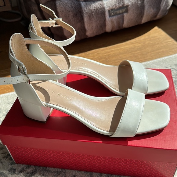 Kelly & Katie Beti heeled sandal - NEW, worn once - Picture 3 of 6